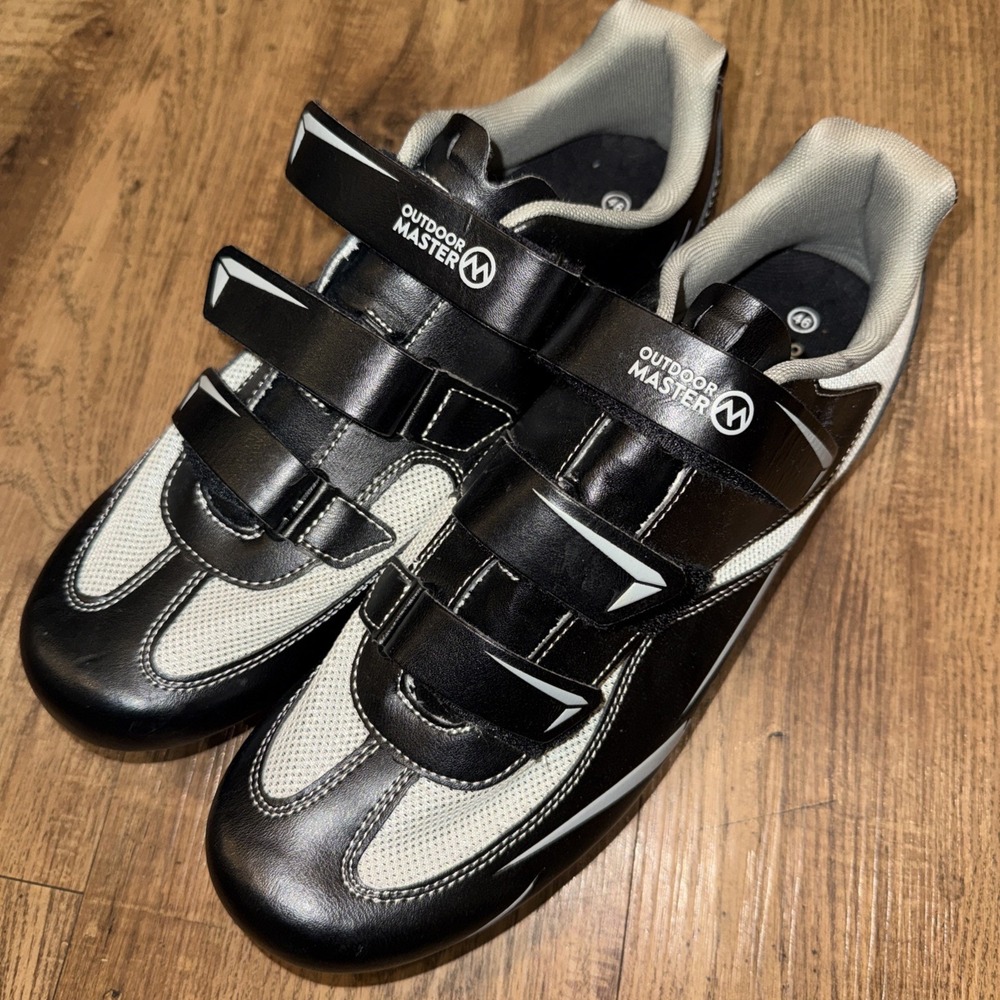 Outdoor Master Cycling Shoes Men's Size 11 Women's Size 13  Bottom Plates